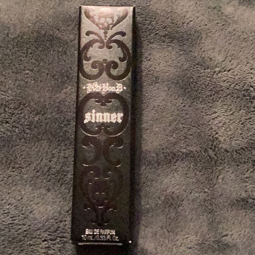 RARE Kat Von D SINNER Eau De Parfum Spray 10ml/0.33 fl oz - Picture 3 of 5